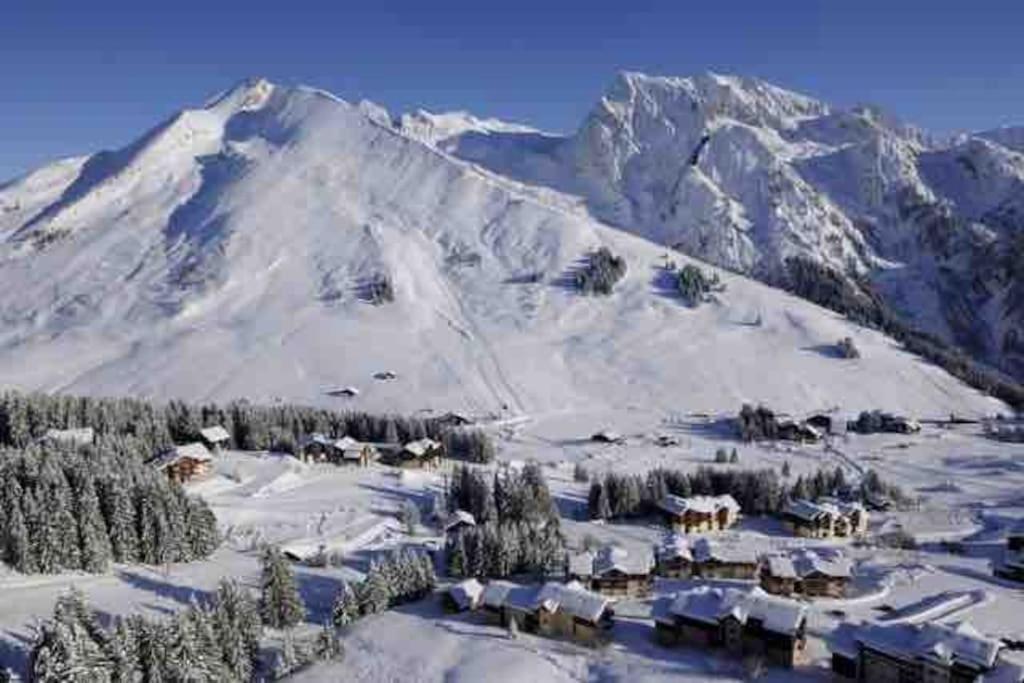 Appartement La Clusaz Avec Terrasse Sur Les Pistes De Ski Manigod Eksteriør billede